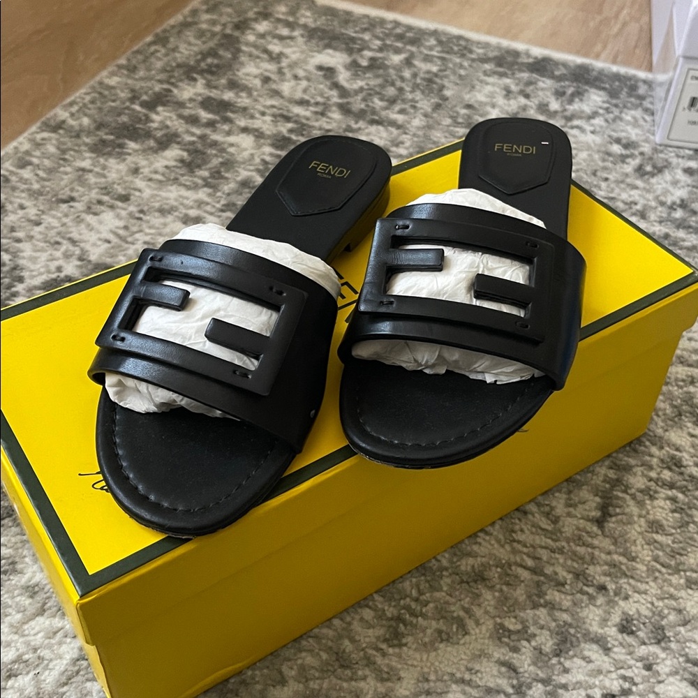 Fendi Black Logo Slide Sandals